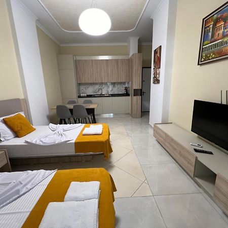Kevin'S Lungomare Apartment Вльора Екстер'єр фото