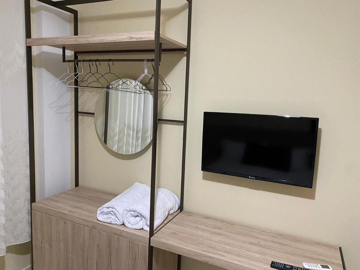 Kevin'S Lungomare Apartment Вльора Екстер'єр фото