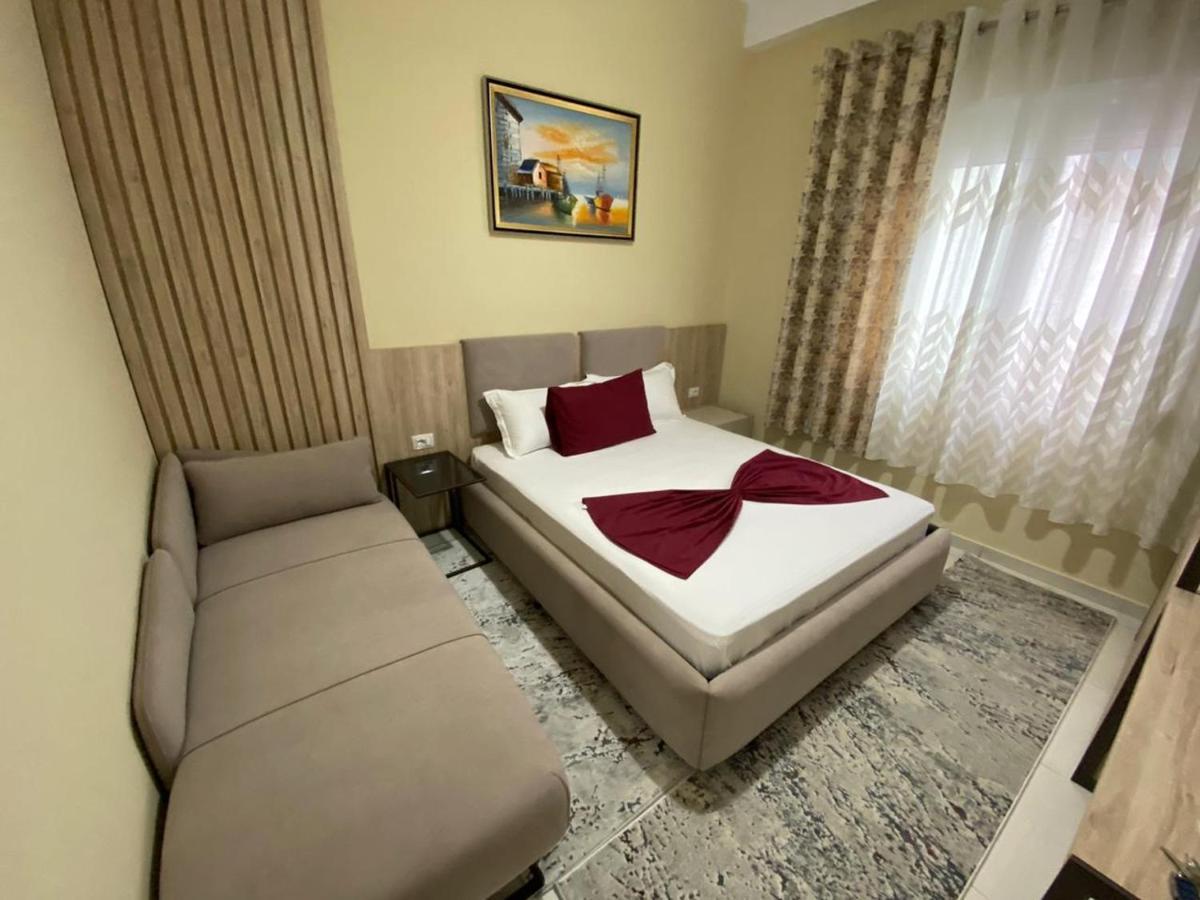 Kevin'S Lungomare Apartment Вльора Екстер'єр фото