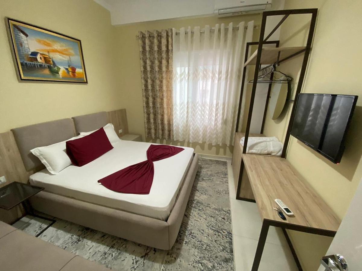 Kevin'S Lungomare Apartment Вльора Екстер'єр фото
