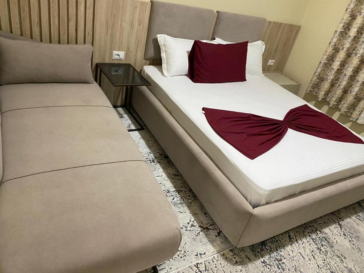 Kevin'S Lungomare Apartment Вльора Екстер'єр фото