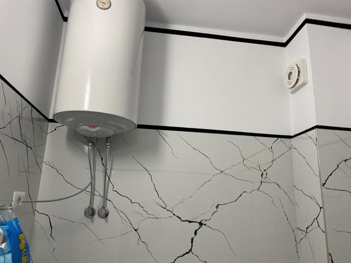 Kevin'S Lungomare Apartment Вльора Екстер'єр фото