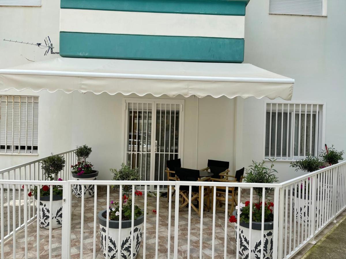 Kevin'S Lungomare Apartment Вльора Екстер'єр фото